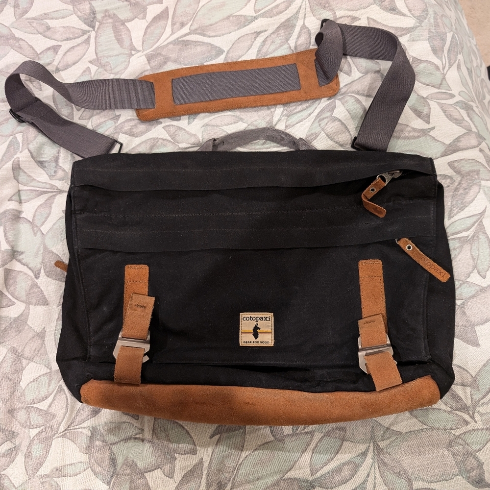 Cotopaxi Kpong messenger sling bag 15L